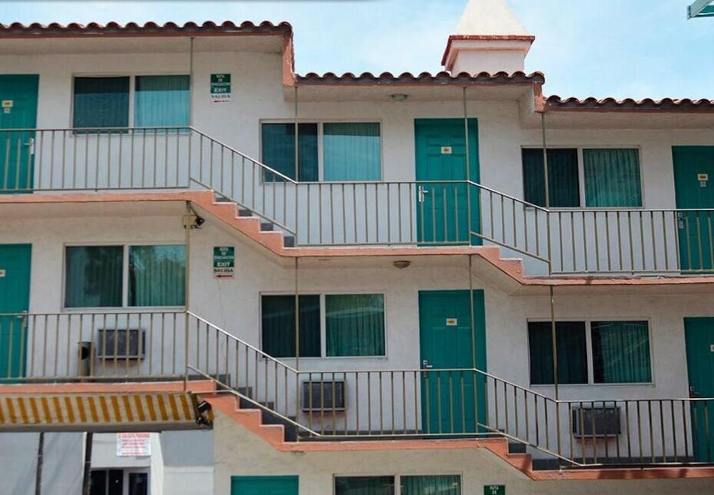 Real Inn De Tijuana Eksteriør billede